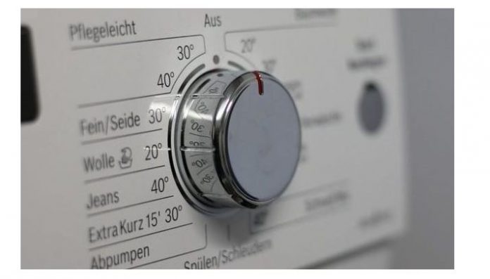 Stavite 1 sastojak u veš mašinu i podesite program na 60°C: Izbaciće sve nečistoće i prati kao nova - featured image Stavite 1 sastojak u veš mašinu i podesite program na 60°C: Izbaciće sve nečistoće i prati kao nova - featured image