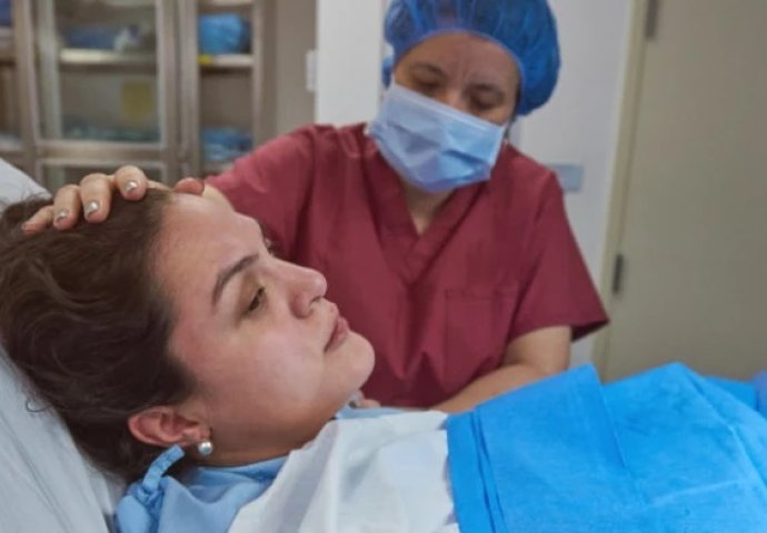 POROĐAJ KOJI JE TRAJAO PUNIH 8 SATI: Ono što su izvukli iz MAJČINE utrobe zaprepastilo je sve doktore (FOTO) - featured image POROĐAJ KOJI JE TRAJAO PUNIH 8 SATI: Ono što su izvukli iz MAJČINE utrobe zaprepastilo je sve doktore (FOTO) - featured image