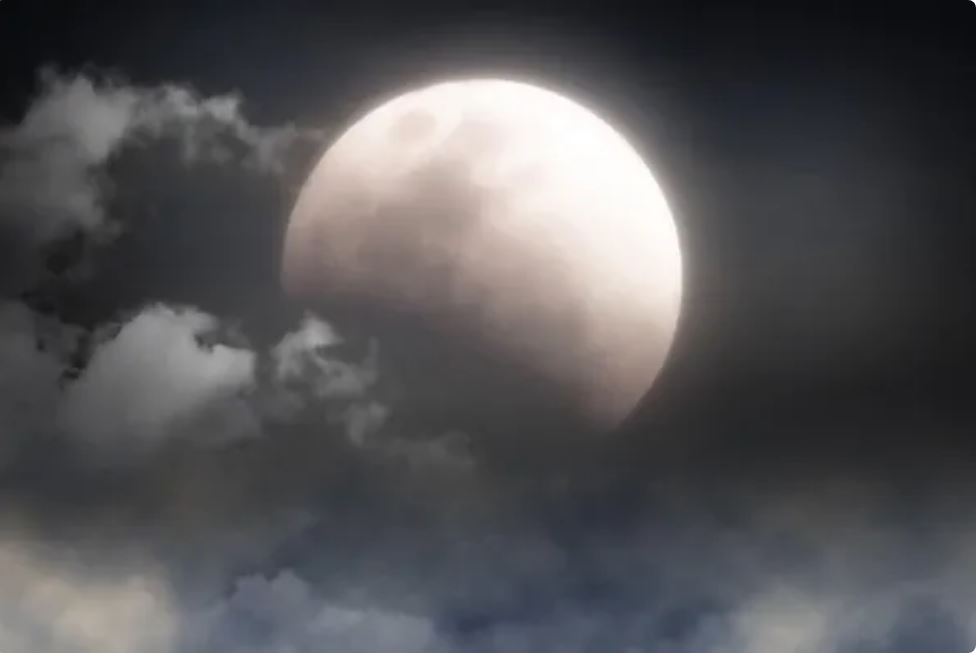 VEČERAS JE DUPLI PUN MJESEC i ZA OVA 3 ZNAKA počinje MAGIČAN PERIOD kakav se dešava jednom u životu - featured image VEČERAS JE DUPLI PUN MJESEC i ZA OVA 3 ZNAKA počinje MAGIČAN PERIOD kakav se dešava jednom u životu - featured image