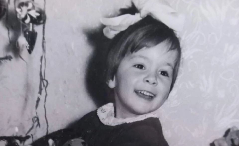 Vesna je kao beba ostavljena u kesi na Kalemegdanu: Odrasla je sa usvojiteljima, a nakon njihove smrti u staroj fioci je pronašla šok istinu - featured image Vesna je kao beba ostavljena u kesi na Kalemegdanu: Odrasla je sa usvojiteljima, a nakon njihove smrti u staroj fioci je pronašla šok istinu - featured image