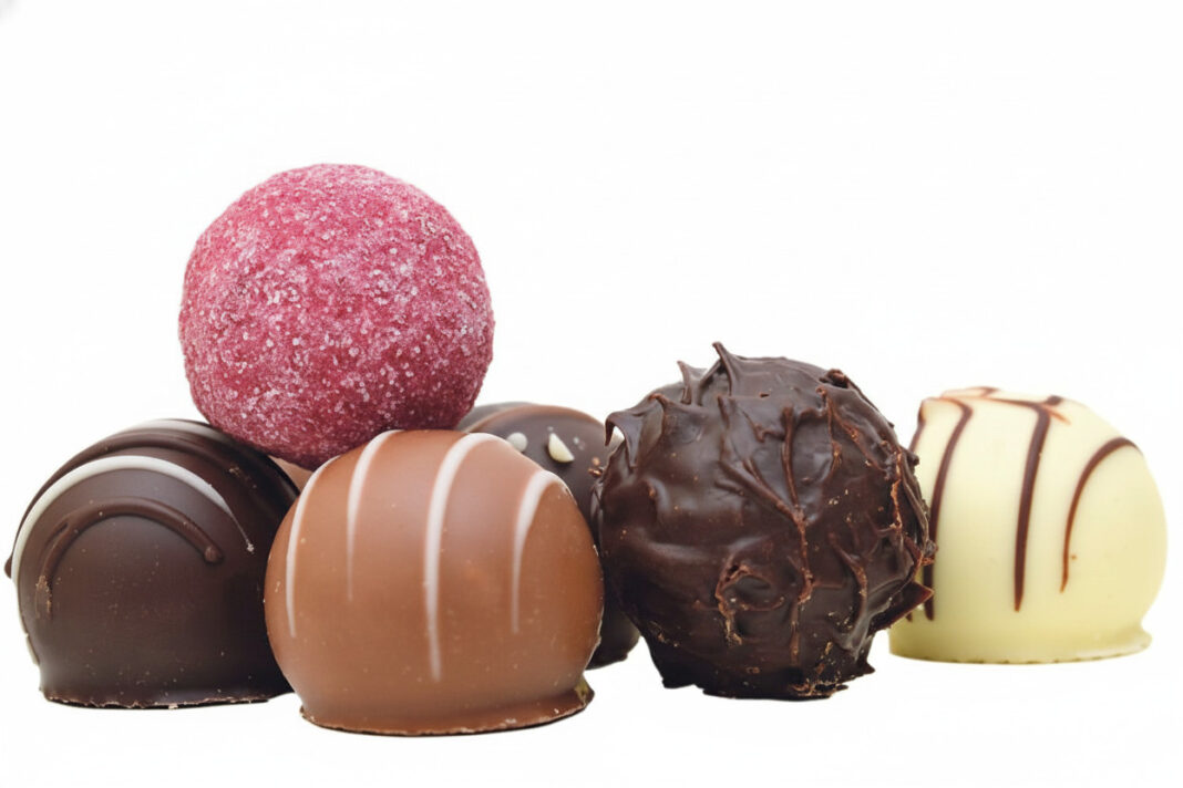 Kupac pazario čokoladne bombone, pa mu se zgadio život! Nije za one sa slabim želucem! (VIDEO) - featured image Kupac pazario čokoladne bombone, pa mu se zgadio život! Nije za one sa slabim želucem! (VIDEO) - featured image