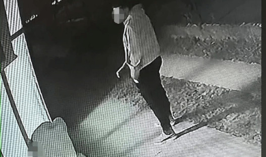 P0TRESN0! Marija iz Smedereva objavila snimak sa komšijine kamere, želi da ovo vide svi: “Nisam očekivala taj potez, pa ona je maIoljetna, s leđa je na siIu..” - featured image P0TRESN0! Marija iz Smedereva objavila snimak sa komšijine kamere, želi da ovo vide svi: “Nisam očekivala taj potez, pa ona je maIoljetna, s leđa je na siIu..” - featured image