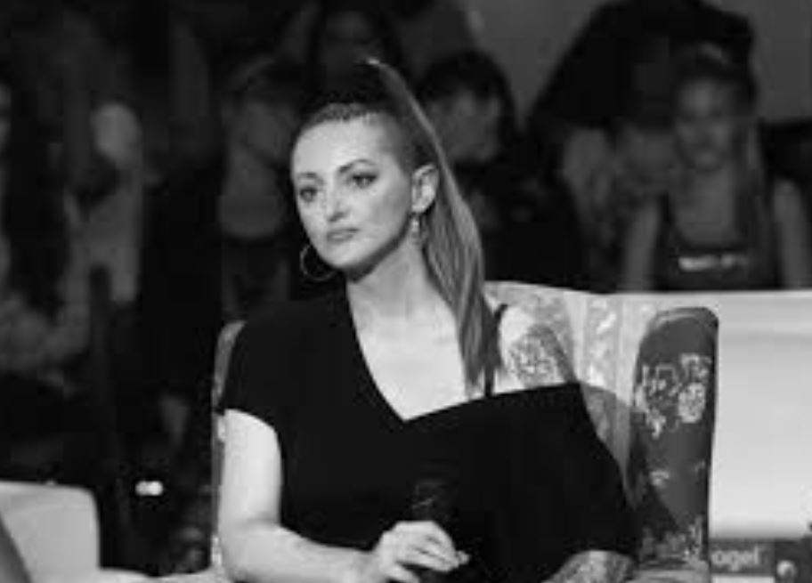 Konacno progovorila majka Done Ares: pet godina sutila o njenoj smrti a sada otkrila sta je okidac bio! SVI OVO IMATE U FRIZIDERU - featured image Konacno progovorila majka Done Ares: pet godina sutila o njenoj smrti a sada otkrila sta je okidac bio! SVI OVO IMATE U FRIZIDERU - featured image