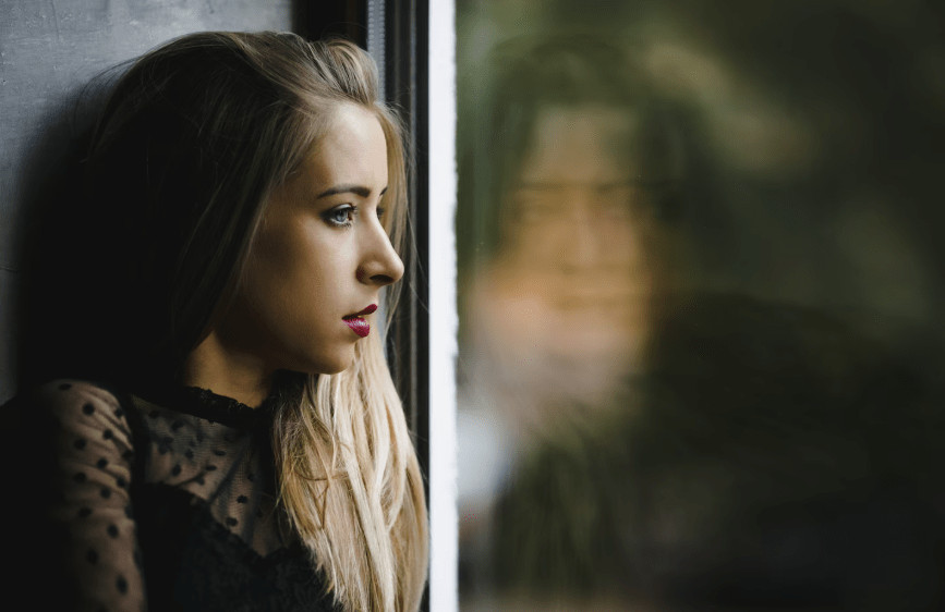 Mislila je da ulazi u menopauzu, a onda je saznala da ima rak debelog crijeva: to su bili prvi simptomi koje je osjetila - featured image Mislila je da ulazi u menopauzu, a onda je saznala da ima rak debelog crijeva: to su bili prvi simptomi koje je osjetila - featured image