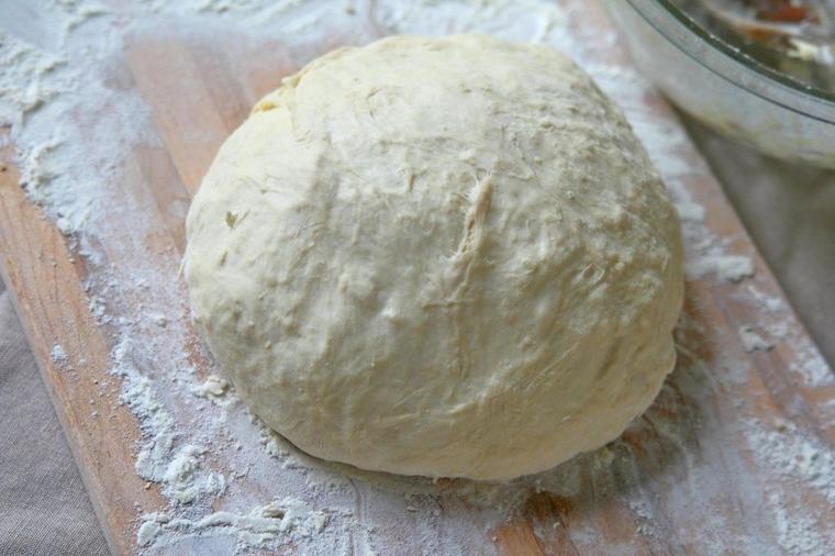 Najbolji recept za “ludo testo” od kog možete da pravite sve vrste peciva: Čuvajte ga na ovaj način i biće sveže danima - featured image Najbolji recept za “ludo testo” od kog možete da pravite sve vrste peciva: Čuvajte ga na ovaj način i biće sveže danima - featured image