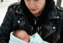 Moj šesnaestogodišnji sin spasio je novorođenu bebu od hladnoće – sledećeg dana policajac se pojavio na našim vratima Moj šesnaestogodišnji sin spasio je novorođenu bebu od hladnoće – sledećeg dana policajac se pojavio na našim vratima - featured image