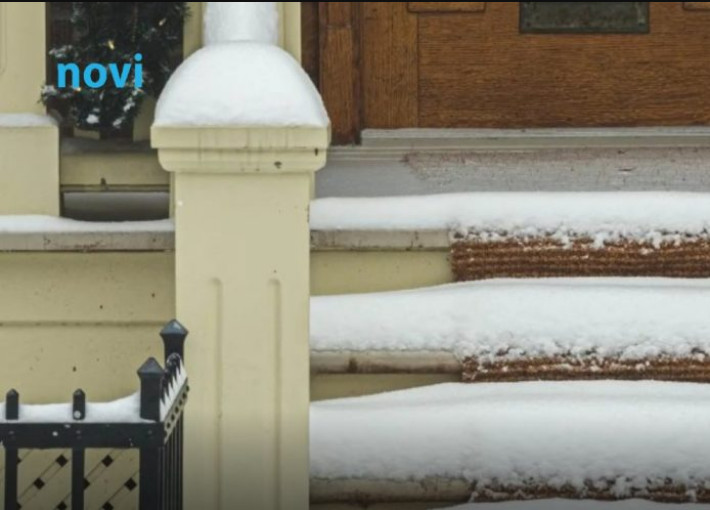 Nije so: Led sa stepeništa nestaje začas uz jedan jeftin sastojak koji imamo u kući - featured image Nije so: Led sa stepeništa nestaje začas uz jedan jeftin sastojak koji imamo u kući - featured image