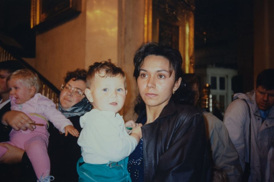 Jasminu iz Kragujevca je majka kao bebu povila u plastičnu kesu i dala u dom: “Kad me je videla posle 35 godina, pala je na pod” - featured image Jasminu iz Kragujevca je majka kao bebu povila u plastičnu kesu i dala u dom: “Kad me je videla posle 35 godina, pala je na pod” - featured image