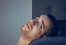 Kako nanijeti najveći udarac narcisu: 6 savjeta psihologa koji će ga slomiti Kako nanijeti najveći udarac narcisu: 6 savjeta psihologa koji će ga slomiti - featured image