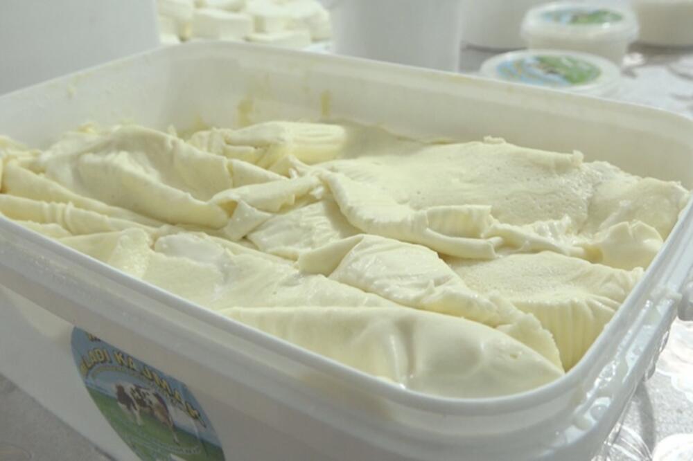 Kardiolog otkrio koja vrsta sira je najgora za srce! Ako ovo pojedete, možete dobiti MOŽDANI UDAR - featured image Kardiolog otkrio koja vrsta sira je najgora za srce! Ako ovo pojedete, možete dobiti MOŽDANI UDAR - featured image