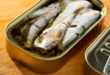 Žena je 70 dana jela samo sardine iz konzerve i zabezeknula sve šta joj se dogodilo Žena je 70 dana jela samo sardine iz konzerve i zabezeknula sve šta joj se dogodilo - featured image