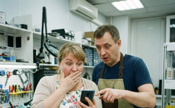 “Poruka na telefonu pokojnog muža koja mi je oduzela tlo pod nogama…” “Poruka na telefonu pokojnog muža koja mi je oduzela tlo pod nogama…” - featured image