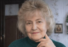 Mama me je molila da je povedem sa sobom na more. Složila sam se — i već prvog večera sam shvatila da ovaj odmor neće biti onakav kakav sam očekivala 😨😢 Mama me je molila da je povedem sa sobom na more. Složila sam se — i već prvog večera sam shvatila da ovaj odmor neće biti onakav kakav sam očekivala 😨😢 - featured image