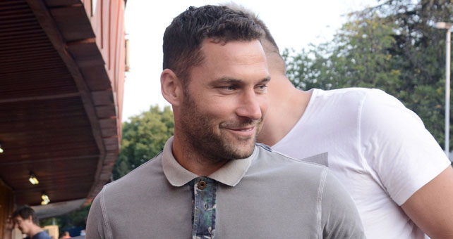 Duško Tošić iznenadio fotografijom s vjenčanja, STAOO NA LUDI KAMEN: Mlada ne skida osmijeh s lica, svi je znate!!!Jelena zanijemila od očaja… - featured image Duško Tošić iznenadio fotografijom s vjenčanja, STAOO NA LUDI KAMEN: Mlada ne skida osmijeh s lica, svi je znate!!!Jelena zanijemila od očaja… - featured image