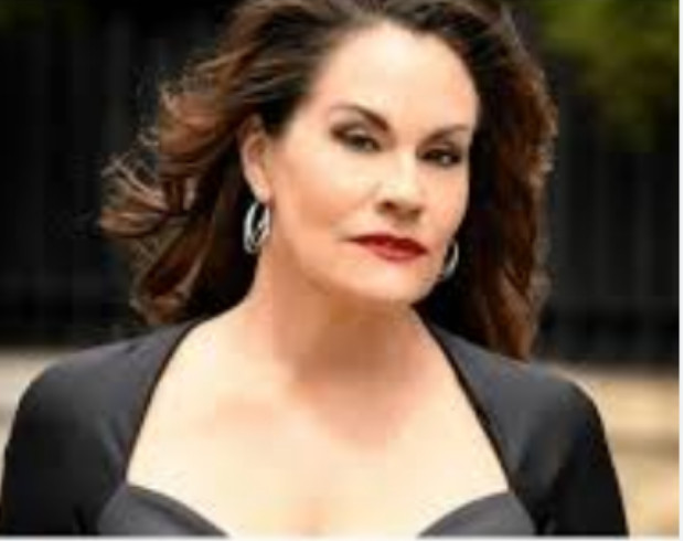 Uhvatila sam sina kako me potajno gleda dok se tuširam – a zatim sam odlučila da mu dam što traži…… - featured image Uhvatila sam sina kako me potajno gleda dok se tuširam – a zatim sam odlučila da mu dam što traži…… - featured image