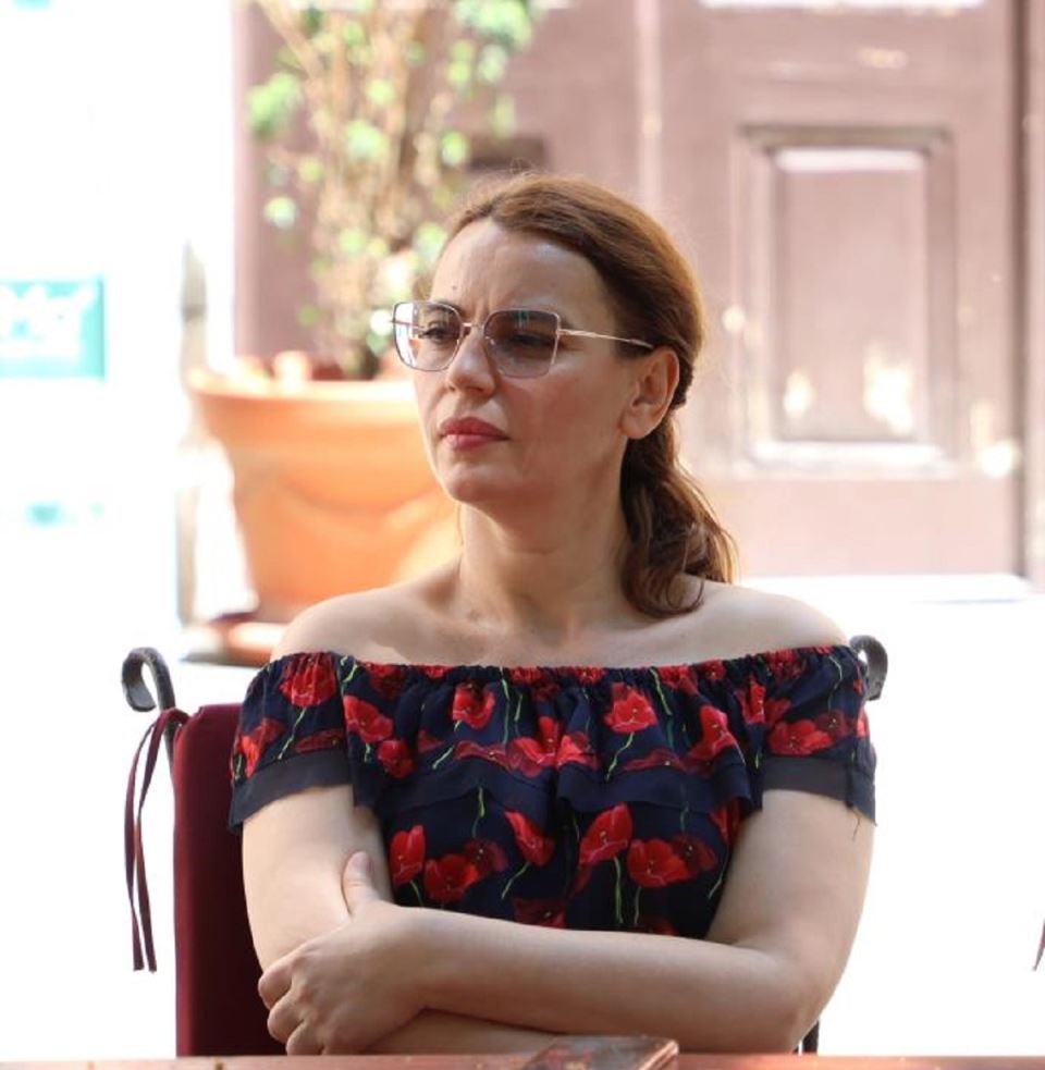 “Nisam imala nijedan simptom. Rak je naišao kao cunami, napao me sa svih strana i razorio me”: Ovako je naša čuvena glumica saznala da ima opaku bolest - featured image “Nisam imala nijedan simptom. Rak je naišao kao cunami, napao me sa svih strana i razorio me”: Ovako je naša čuvena glumica saznala da ima opaku bolest - featured image