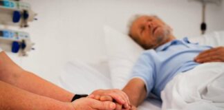 Stručnjaci otkrili: ‘Ovaj simptom na rukama pokazuje da je neko blizu smrti’ Stručnjaci otkrili: ‘Ovaj simptom na rukama pokazuje da je neko blizu smrti’ - featured image