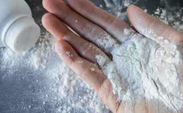 TREBALI SMO OVO RANIJE ZNATI: Puder za bebe ima MOĆI za koje niste MOGLI ni sanjati JEFTINO, A ČUDESNO! TREBALI SMO OVO RANIJE ZNATI: Puder za bebe ima MOĆI za koje niste MOGLI ni sanjati JEFTINO, A ČUDESNO! - featured image