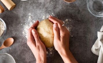 Mekano i svježe tijesto danima? Samo dodajte ova 2 zaboravljena sastojka Mekano i svježe tijesto danima? Samo dodajte ova 2 zaboravljena sastojka - featured image