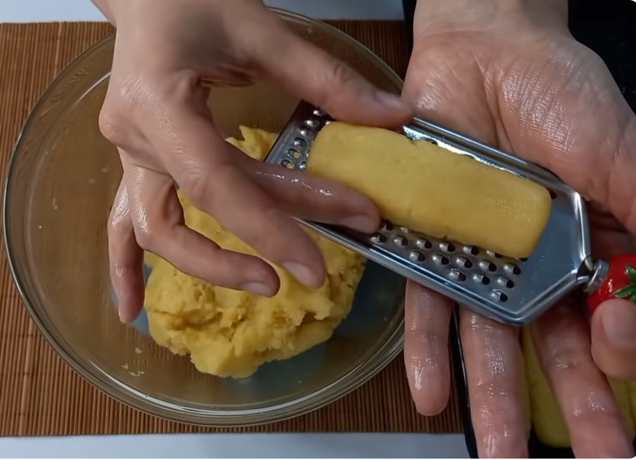 Domaće Hurmašice Sa Plazmom – Mekane, Sočne I Neodoljive - featured image Domaće Hurmašice Sa Plazmom – Mekane, Sočne I Neodoljive - featured image