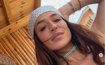 “Živela sam u kamp prikolici na parkingu Ade Ciganlije”: Iza prelepog lica naše glumice krije se psihička bolest sa kojom se bori “Živela sam u kamp prikolici na parkingu Ade Ciganlije”: Iza prelepog lica naše glumice krije se psihička bolest sa kojom se bori - featured image