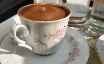 “KAFA ŠTITI OD OPASNIH BOLESTI SAMO AKO SE PIJE NA OVAJ NAČIN” Tvrdi čuveni srpski lekar “KAFA ŠTITI OD OPASNIH BOLESTI SAMO AKO SE PIJE NA OVAJ NAČIN” Tvrdi čuveni srpski lekar - featured image