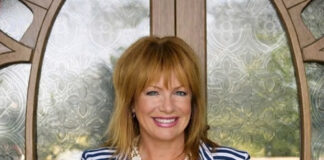 Na moj rođendan rodbina mog muža došla je kod nas bez poziva, iako sam nekoliko puta unapred govorila da tog dana ne planiram da primam goste. Videvši da nisam ništa pripremila za njihov dolazak, počeli su da me prekoravaju i nazivaju lenjom. Ali posle jednog mog postupka razgovor se brzo završio — i morali su jednostavno ćutke da odu iz našeg stana. Na moj rođendan rodbina mog muža došla je kod nas bez poziva, iako sam nekoliko puta unapred govorila da tog dana ne planiram da primam goste. Videvši da nisam ništa pripremila za njihov dolazak, počeli su da me prekoravaju i nazivaju lenjom. Ali posle jednog mog postupka razgovor se brzo završio — i morali su jednostavno ćutke da odu iz našeg stana. - featured image