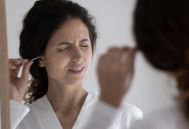 ČESTO VAS SVRBI UHO? Evo šta ova pojava govori o vašem zdravlju! - featured image ČESTO VAS SVRBI UHO? Evo šta ova pojava govori o vašem zdravlju! - featured image