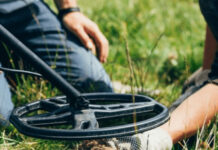 Izašli na livadu, uključili DETEKTOR ZA METAL i pronašli neverovatno Izašli na livadu, uključili DETEKTOR ZA METAL i pronašli neverovatno - featured image