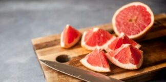 Ako pijete lijekove za srce ili pritisak, ovu voćku nikako ne smijete jesti – terapija može postati otrov Ako pijete lijekove za srce ili pritisak, ovu voćku nikako ne smijete jesti – terapija može postati otrov - featured image