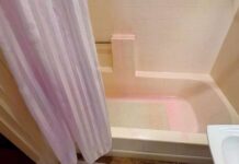 Hotelska spremačica pokazala šta ju je dočekalo u kupaonici nakon gosta 😶 Hotelska spremačica pokazala šta ju je dočekalo u kupaonici nakon gosta 😶 - featured image