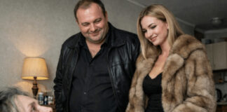 Ljekari su rekli da nema nade, a muž je doveo novu domaćicu, počinjući da se priprema za sahranu žene, kada je iznenada čuo kucanje na vratima… 😲 Ljekari su rekli da nema nade, a muž je doveo novu domaćicu, počinjući da se priprema za sahranu žene, kada je iznenada čuo kucanje na vratima… 😲 - featured image