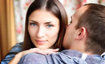 Muškarci gube glavu kada žene rade ove 3 stvari Muškarci gube glavu kada žene rade ove 3 stvari - featured image