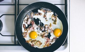 PRŽENA JAJA POSTAJU BOMBA ZA ZDRAVLJE KADA IM DODATE 1 SASTOJAK: Obaraju KRVNI PRITISAK i štite od moždanog udara PRŽENA JAJA POSTAJU BOMBA ZA ZDRAVLJE KADA IM DODATE 1 SASTOJAK: Obaraju KRVNI PRITISAK i štite od moždanog udara - featured image