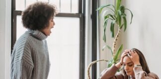 KADA VAS NEKO VRIJEĐA, SAMO MU RECITE 1 RIJEČ: Moćan trik Sigmunda Freuda KADA VAS NEKO VRIJEĐA, SAMO MU RECITE 1 RIJEČ: Moćan trik Sigmunda Freuda - featured image