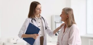 Ginekolog moli žene starije od 50 godina da usvoje jednu naviku Ginekolog moli žene starije od 50 godina da usvoje jednu naviku - featured image