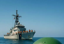 Mornari su usred oceana otkrili ogromnu zelenu metalnu kuglu: kada su izvukli nalaz iz vode, ostali su u šoku kada su shvatili što je to 😱 Mornari su usred oceana otkrili ogromnu zelenu metalnu kuglu: kada su izvukli nalaz iz vode, ostali su u šoku kada su shvatili što je to 😱 - featured image