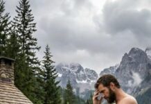 Obitelj ju je prodala čovjeku koji živi visoko u planinama – čovjeku o kojem se u selu samo šapatom pričalo. Razlog je bio taj što je djevojka bila “jadna”. Mnogim ljudima je to značilo da je teret, beznačajna osoba. No, godinu dana kasnije, njezini roditelji su odlučili provjeriti kako njihova kćer zaista živi… a kad su otvorili vrata drvene kolibe u planinama, smrzli su se u nevjerici. 😲😵 Obitelj ju je prodala čovjeku koji živi visoko u planinama – čovjeku o kojem se u selu samo šapatom pričalo. Razlog je bio taj što je djevojka bila “jadna”. Mnogim ljudima je to značilo da je teret, beznačajna osoba. No, godinu dana kasnije, njezini roditelji su odlučili provjeriti kako njihova kćer zaista živi… a kad su otvorili vrata drvene kolibe u planinama, smrzli su se u nevjerici. 😲😵 - featured image