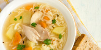 Pileća supa postala hit u svijetu u borbi sa prehladom: Naše bake su oduvijek znale, samo jedan sastojak je ključan u ovom jelu Pileća supa postala hit u svijetu u borbi sa prehladom: Naše bake su oduvijek znale, samo jedan sastojak je ključan u ovom jelu - featured image