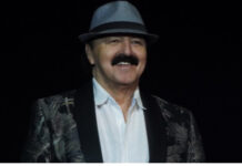 KO KAŽE DA JE NEMOGUĆE….HARIS ĐŽINOVIĆ STAO NA LUDI KAMEN!!!!Pokazao da može bolje OŽENIO dva puta mlađu pjevačicu!!Zanijemit ćete kad vidite ko je u pitanju…. KO KAŽE DA JE NEMOGUĆE….HARIS ĐŽINOVIĆ STAO NA LUDI KAMEN!!!!Pokazao da može bolje OŽENIO dva puta mlađu pjevačicu!!Zanijemit ćete kad vidite ko je u pitanju…. - featured image