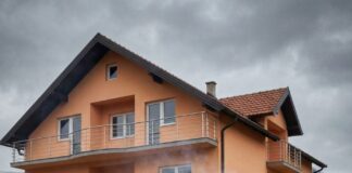 Sin mu je iz Nemačke slao da naprave vilu u selu. Starac je umro u maloj letnjoj kuhinji, željan sina, a ne fasade Sin mu je iz Nemačke slao da naprave vilu u selu. Starac je umro u maloj letnjoj kuhinji, željan sina, a ne fasade - featured image