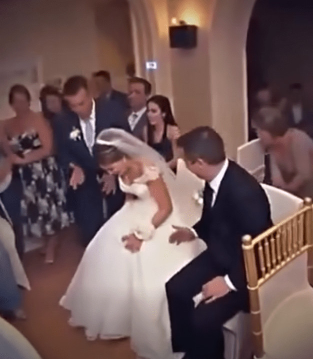 Na svadbi se nešto počelo micati ispod mladenkine haljine – Neočekivani gost koji je nasmijao sve - featured image Na svadbi se nešto počelo micati ispod mladenkine haljine – Neočekivani gost koji je nasmijao sve - featured image