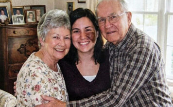 USVOJILI SMO DJEVOJČICU KOJU NIKO NIJE HTIO ZBOG ROĐENOG BILJEGA — 25 GODINA KASNIJE, DOBILA SAM PISMO OD NJENE BIOLOŠKE MAJKE KOJE JE OTKRILO ISTINU O NJENOJ PROŠLOSTI USVOJILI SMO DJEVOJČICU KOJU NIKO NIJE HTIO ZBOG ROĐENOG BILJEGA — 25 GODINA KASNIJE, DOBILA SAM PISMO OD NJENE BIOLOŠKE MAJKE KOJE JE OTKRILO ISTINU O NJENOJ PROŠLOSTI - featured image