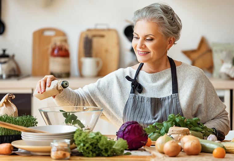 SPAS ZA KOSTI I ZGLOBOVE: Šta žene trebaju jesti nakon pedesete - featured image SPAS ZA KOSTI I ZGLOBOVE: Šta žene trebaju jesti nakon pedesete - featured image