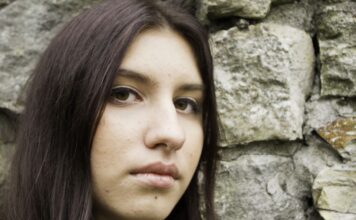 Udala sam se za čoveka starijeg od mog oca da bih svoju porodicu spasila siromaštva: Prve bračne noći spremila sam se na najgore, a onda je usledio šok Udala sam se za čoveka starijeg od mog oca da bih svoju porodicu spasila siromaštva: Prve bračne noći spremila sam se na najgore, a onda je usledio šok - featured image