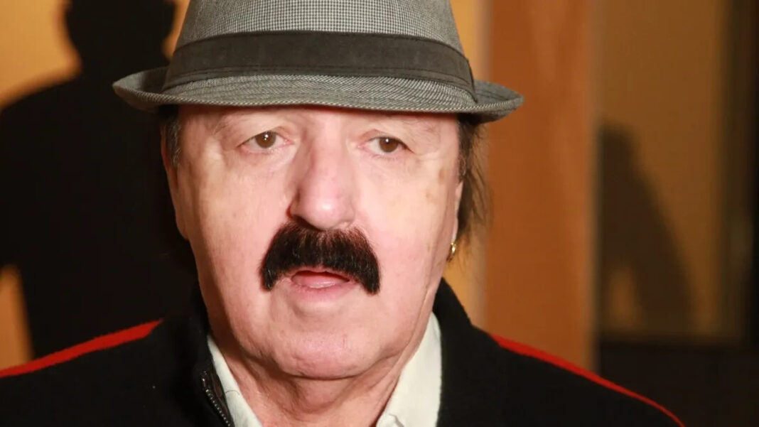 NAKON SAZNANJA O MELININOJ TRUDNOĆI Haris Džinović u teškom PSIHIČKOM stanju: Pogledajte snimak koji je zabrinuo javnost! (VIDEO) - featured image NAKON SAZNANJA O MELININOJ TRUDNOĆI Haris Džinović u teškom PSIHIČKOM stanju: Pogledajte snimak koji je zabrinuo javnost! (VIDEO) - featured image