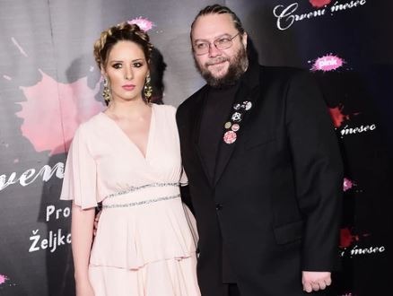 Pričali su da se vole, ali ona je zatražila razvod: Razlog je sramotan – nije ljubav sve što vidiš, zato pazi kome zavidiš, pakao - featured image Pričali su da se vole, ali ona je zatražila razvod: Razlog je sramotan – nije ljubav sve što vidiš, zato pazi kome zavidiš, pakao - featured image