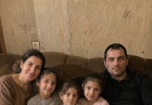 Moj muž je nakon tri kćeri zahtijevao četvrto dijete — samo zato da napokon dobije sina… ali nakon mog odgovora izbacio me iz kuće, a ja sam sve okrenula u svoju korist Moj muž je nakon tri kćeri zahtijevao četvrto dijete — samo zato da napokon dobije sina… ali nakon mog odgovora izbacio me iz kuće, a ja sam sve okrenula u svoju korist - featured image
