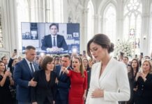 Moj muž je bio hladan u svom lijesu tek nekoliko sati kad je moja svekrva već tražila ključeve od našeg doma. „Spakiraj kofere, inkubator“, podsmjehnula se, ispuštajući navodni test očinstva na lijes. „Milijuni mog sina pripadaju njegovoj pravoj obitelji.“ 😲 Moj muž je bio hladan u svom lijesu tek nekoliko sati kad je moja svekrva već tražila ključeve od našeg doma. „Spakiraj kofere, inkubator“, podsmjehnula se, ispuštajući navodni test očinstva na lijes. „Milijuni mog sina pripadaju njegovoj pravoj obitelji.“ 😲 - featured image
