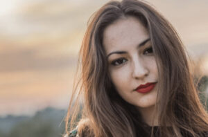 Moj muž me je izbacio jer sam bila “jalova”, a na večeri predstavio trudnu ljubavnicu… ali šest godina kasnije, susreo je sina kog su svi skrivali od njega - content image